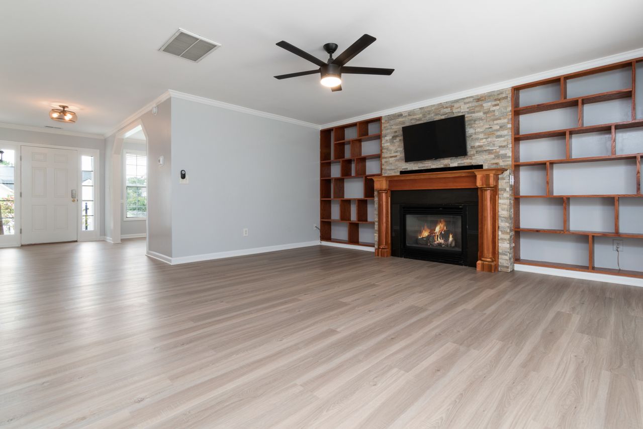 Parquet, stratifié ou vinyle : lequel choisir selon votre budget et votre style ?